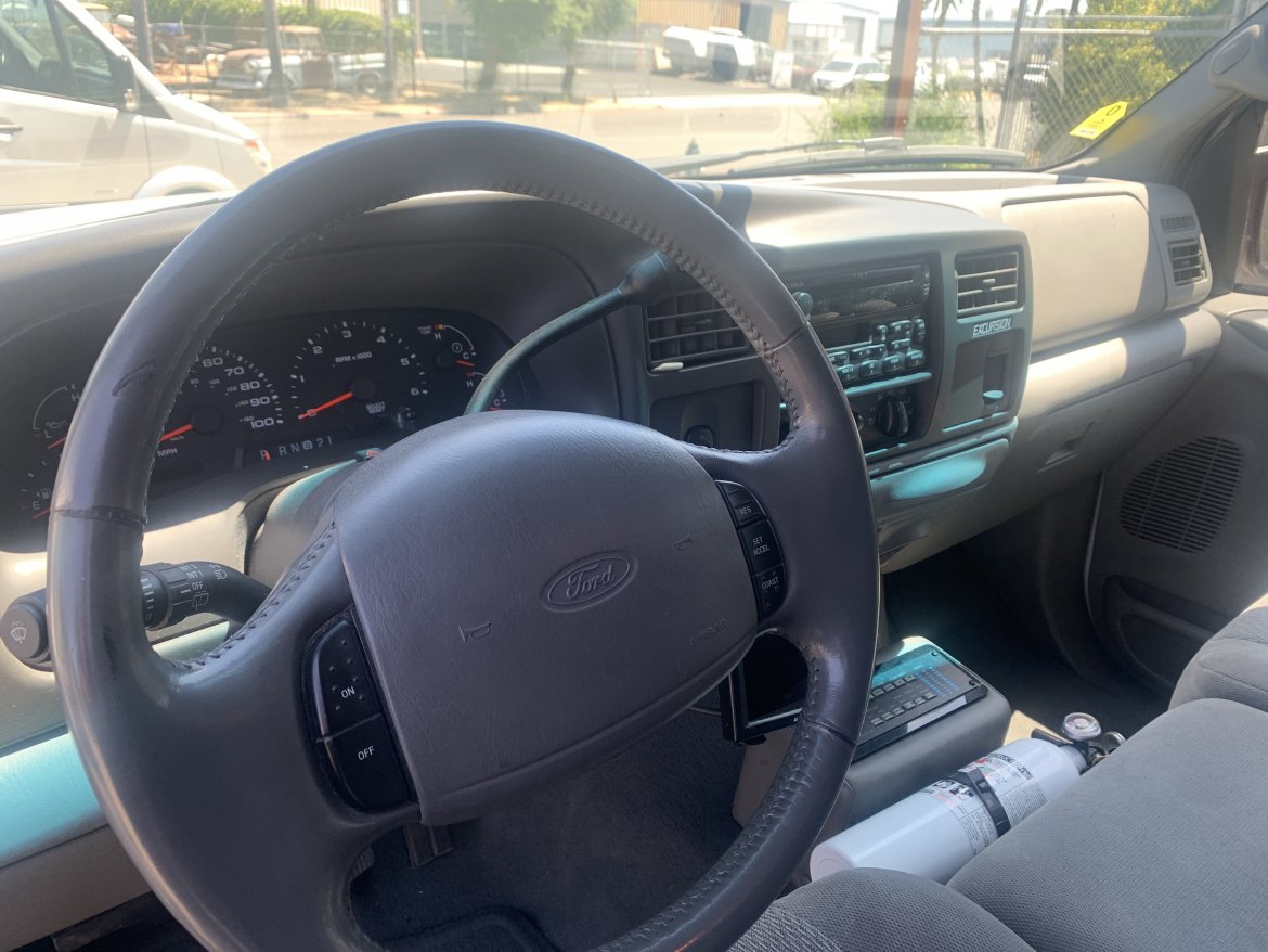 SUV Stretch for Sale in Fresno, CA - Photo 8