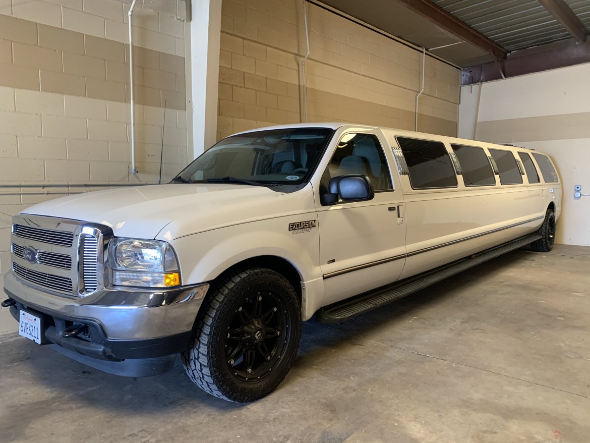 SUV Stretch for Sale in Fresno, CA - Photo 10