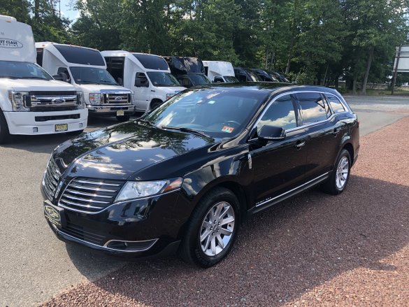 2018 Lincoln MKT - Sedan Sedan for Sale in Morganville, NJ - Main Photo