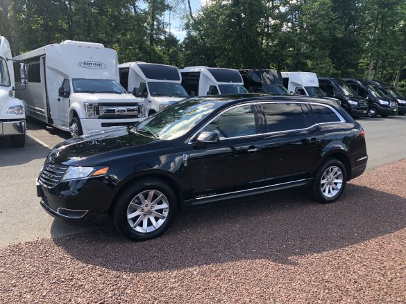 2018 Lincoln MKT - Sedan Sedan for Sale in Morganville, NJ - Photo 2