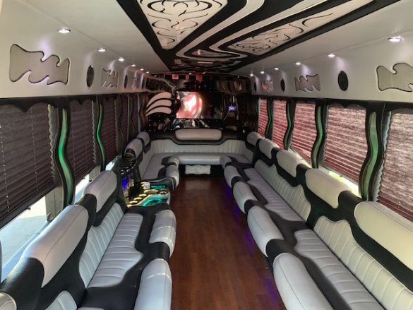 2013 International 3200 Limo Bus for Sale in Glen Burnie, MD - Main Photo