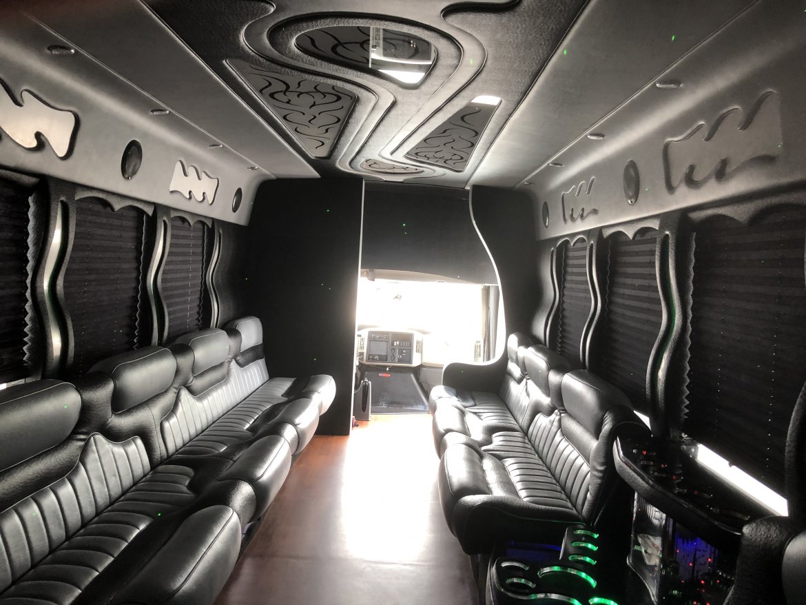 Limo Bus for Sale in Glen Burnie, MD - Photo 10