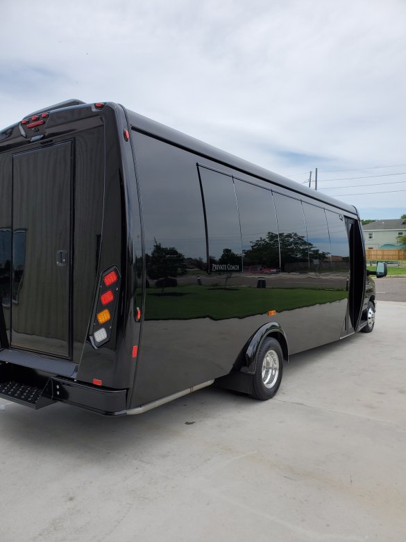 2019 Ford E-450 Shuttle Bus for Sale in Kenner, LA - Photo 2