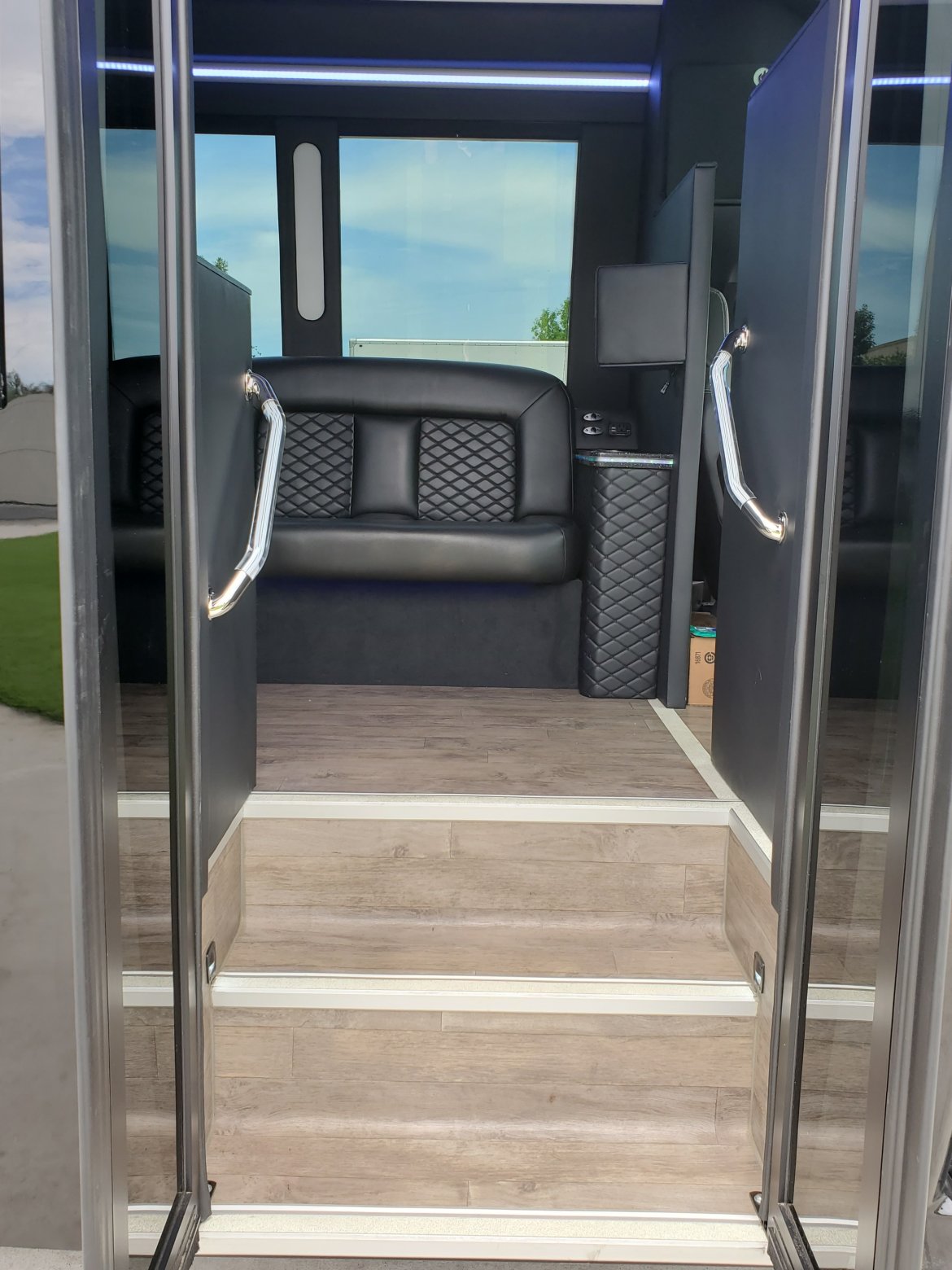 Shuttle Bus for Sale in Kenner, LA - Photo 9