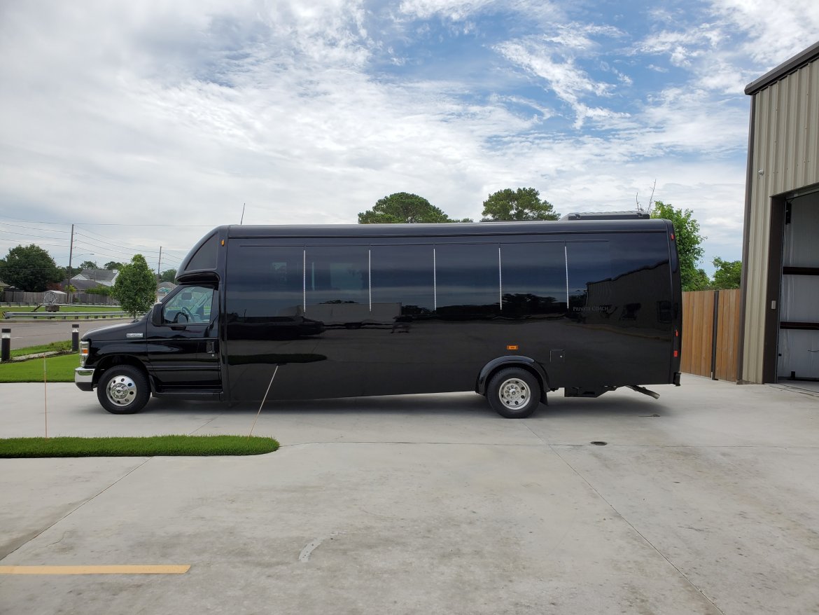 Shuttle Bus for Sale in Kenner, LA - Photo 11