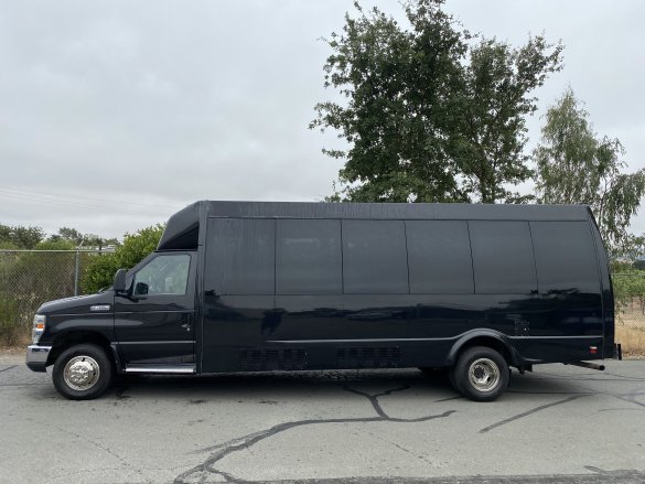 2013 Ford E-450 Executive Shuttle for Sale in sonoma, CA - Photo 2