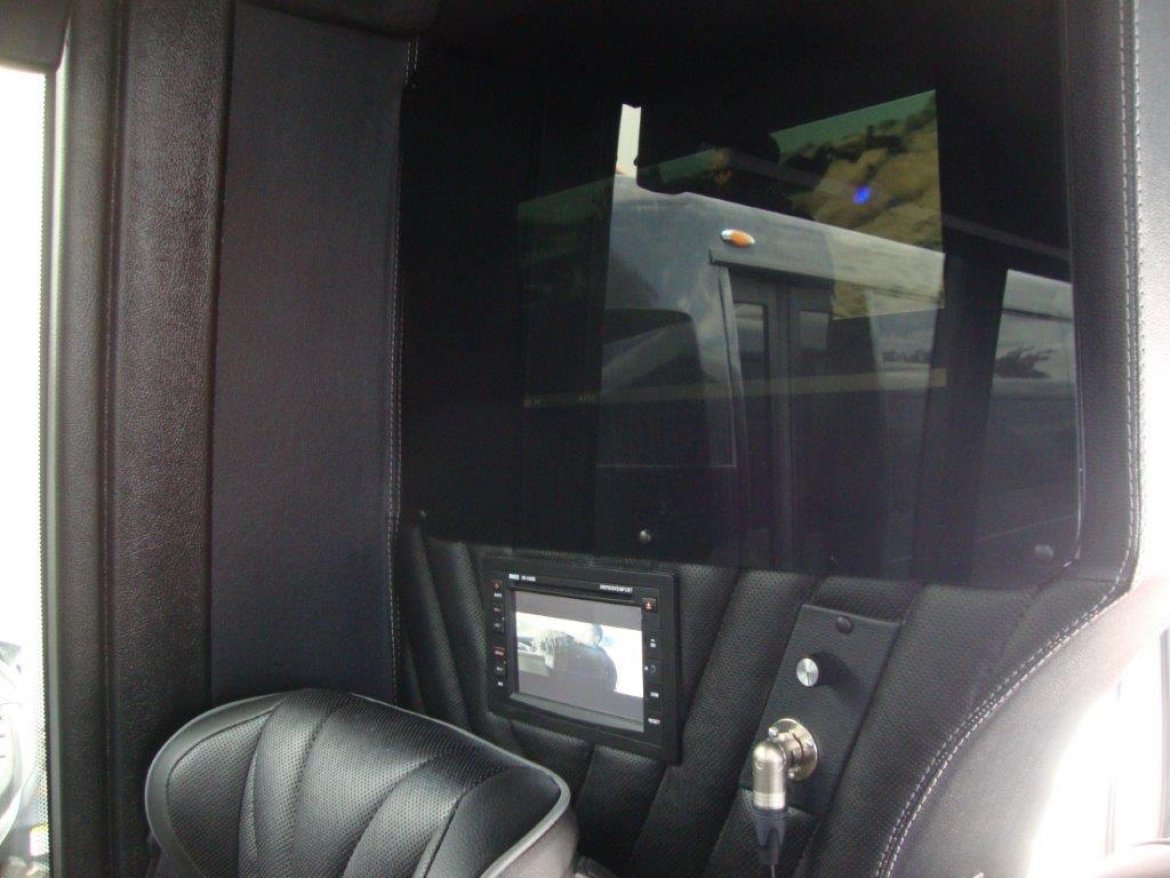 Executive Shuttle for Sale in CARSON, CA - Photo 6