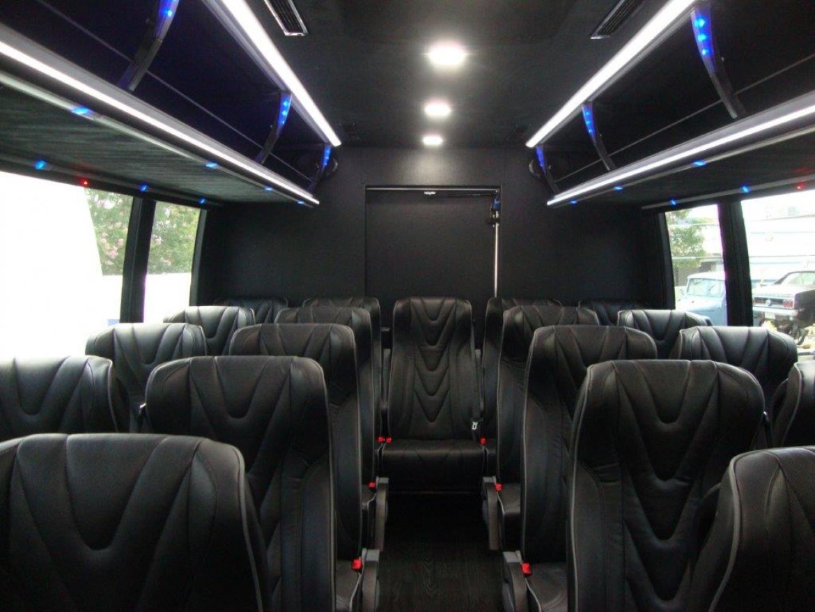 Executive Shuttle for Sale in CARSON, CA - Photo 8