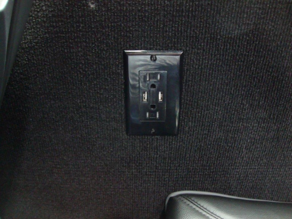 Executive Shuttle for Sale in CARSON, CA - Photo 13