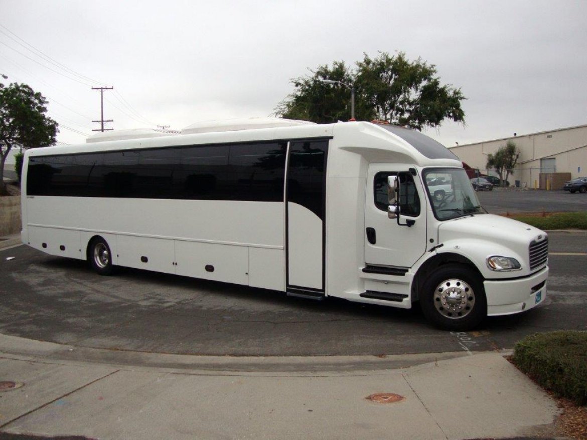 Executive Shuttle for Sale in CARSON, CA - Photo 26