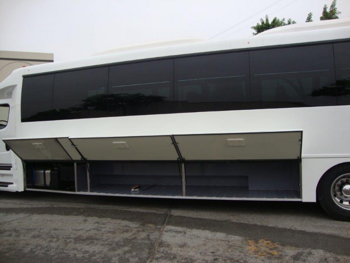 Executive Shuttle for Sale in CARSON, CA - Photo 32