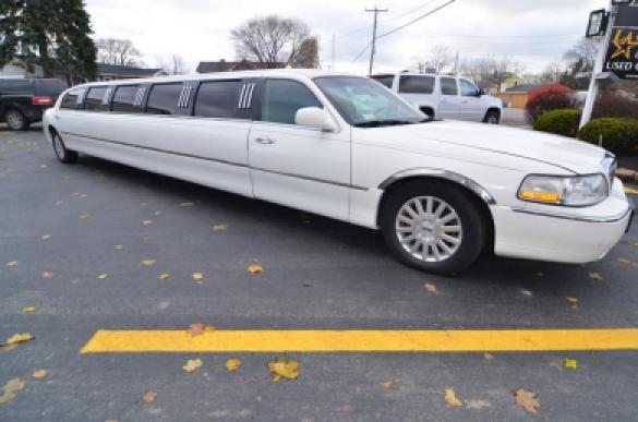 2006 Lincoln Town Car Limousine for Sale in North East, PA - Main Photo