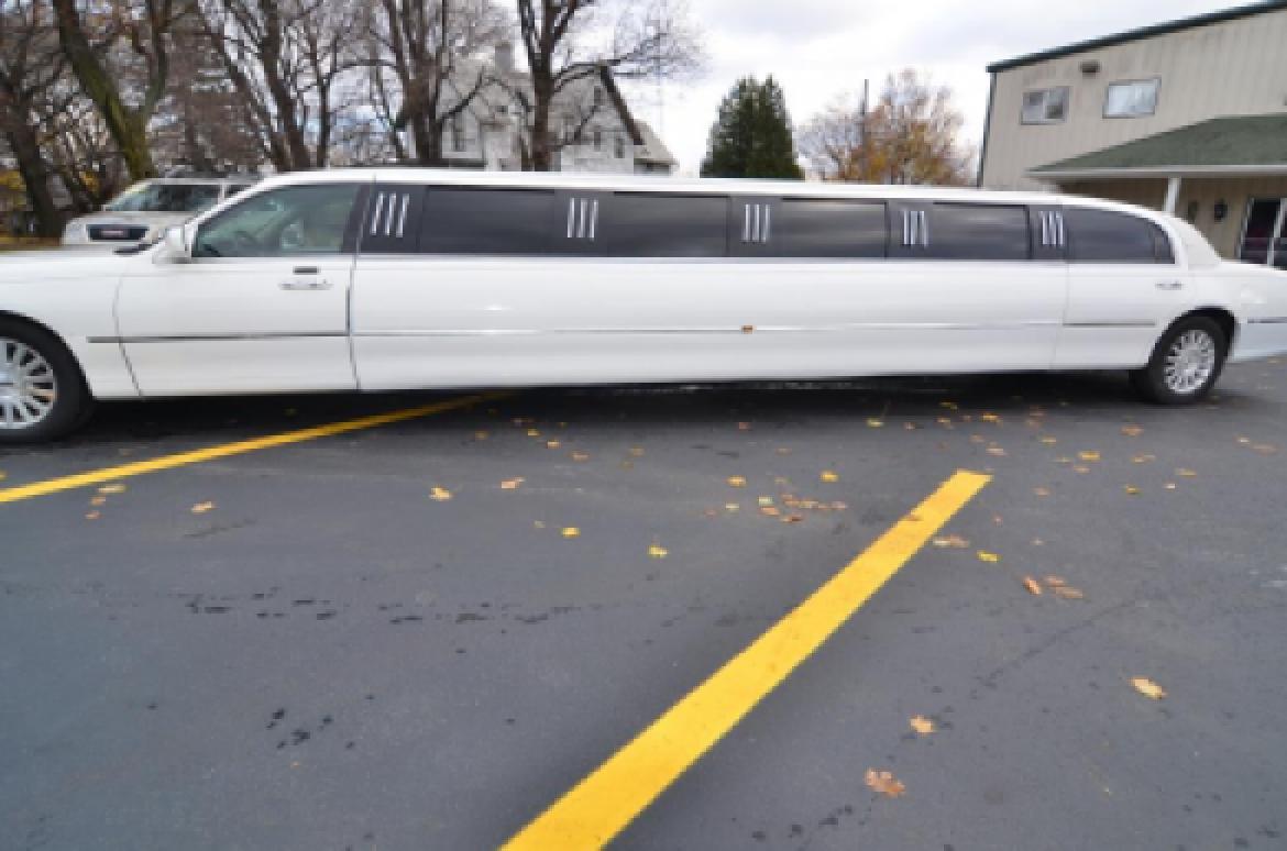 Photo of Limousine for sale: 2006 Lincoln  Town Car 180&quot; by Great Lakes