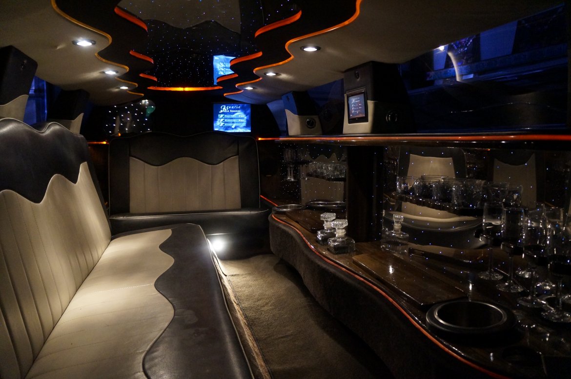 Limousine for Sale in Wentzville, MO - Photo 5