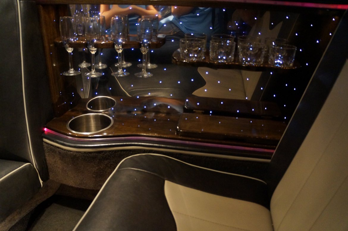 Limousine for Sale in Wentzville, MO - Photo 11