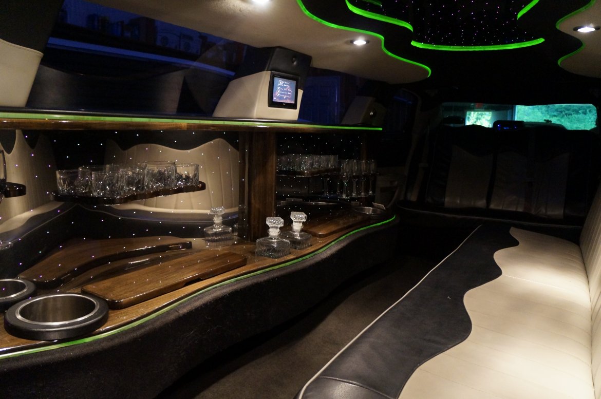 Limousine for Sale in Wentzville, MO - Photo 12