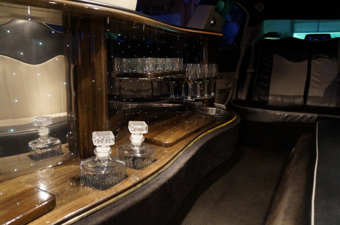 Limousine for Sale in Wentzville, MO - Photo 16
