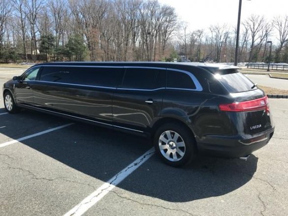 2013 Lincoln MKT Sedan for Sale in Randallstown, MD - Photo 2