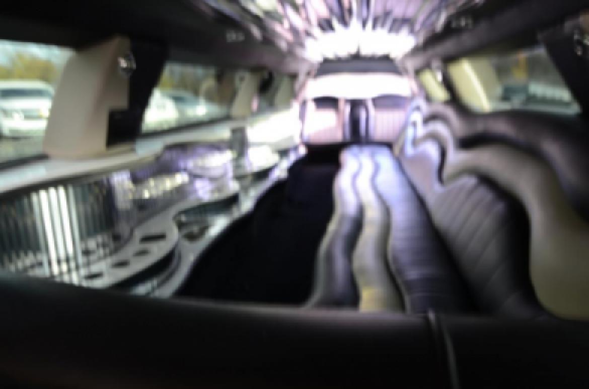 Photo of Limousine for sale: 2007 Lincoln Town Car 180" by Signature
