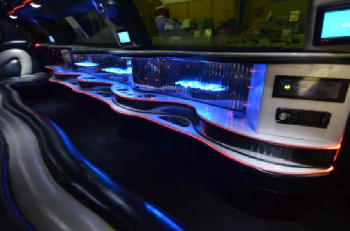 Photo of Limousine for sale: 2007 Lincoln Town Car 180" by Signature