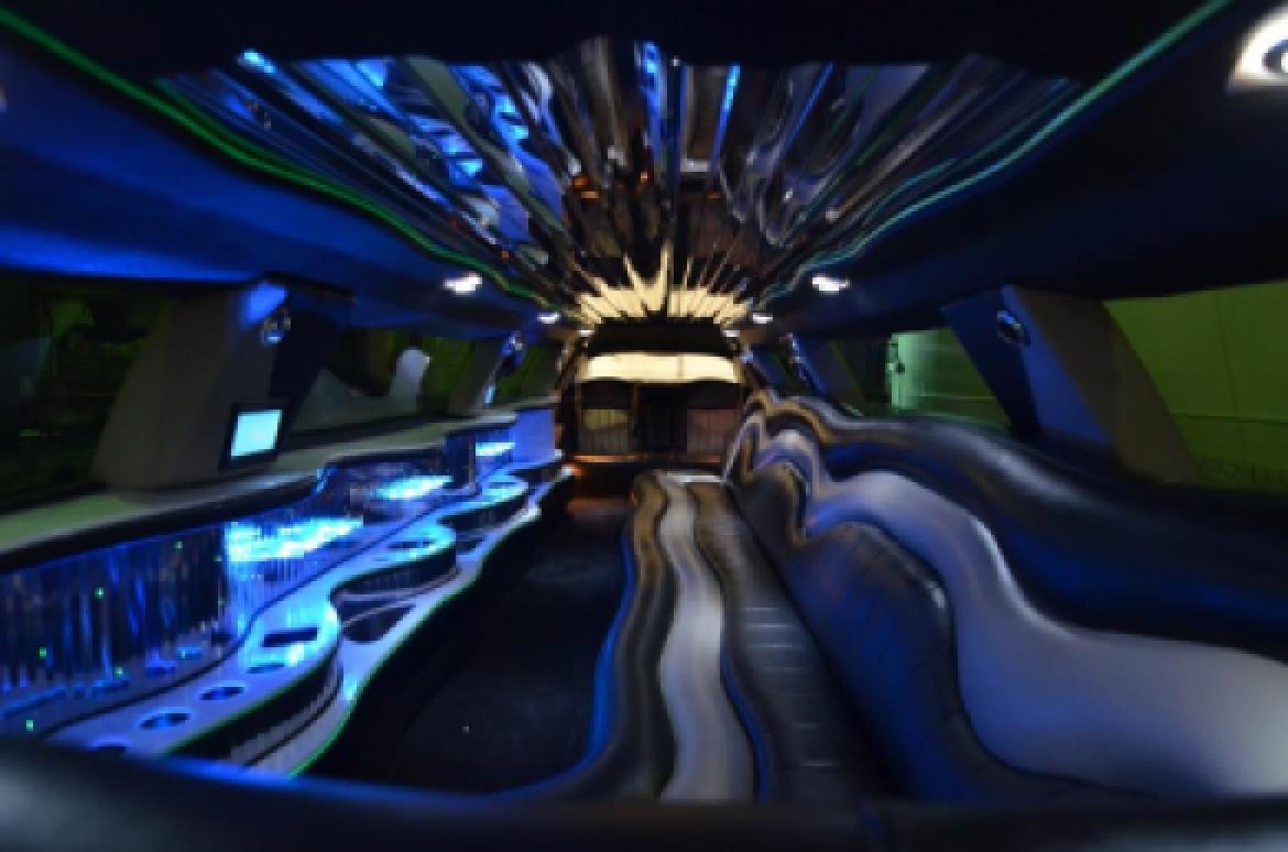 Photo of Limousine for sale: 2007 Lincoln Town Car 180" by Signature