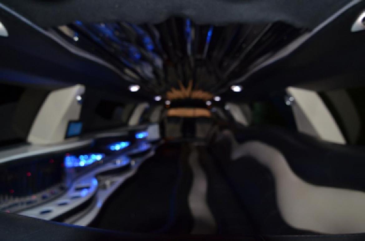 Photo of Limousine for sale: 2007 Lincoln Town Car 180" by Signature