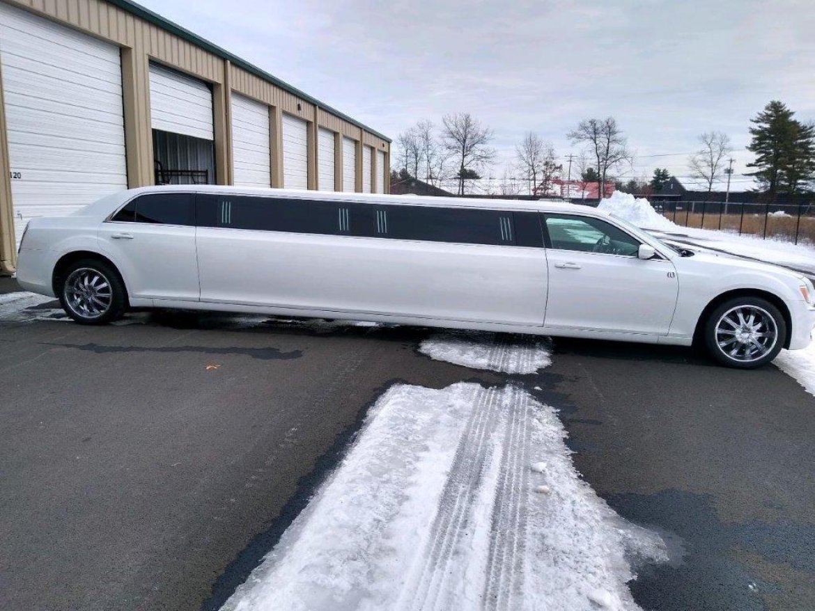 Limousine for Sale in Glens Falls, NY - Photo 6
