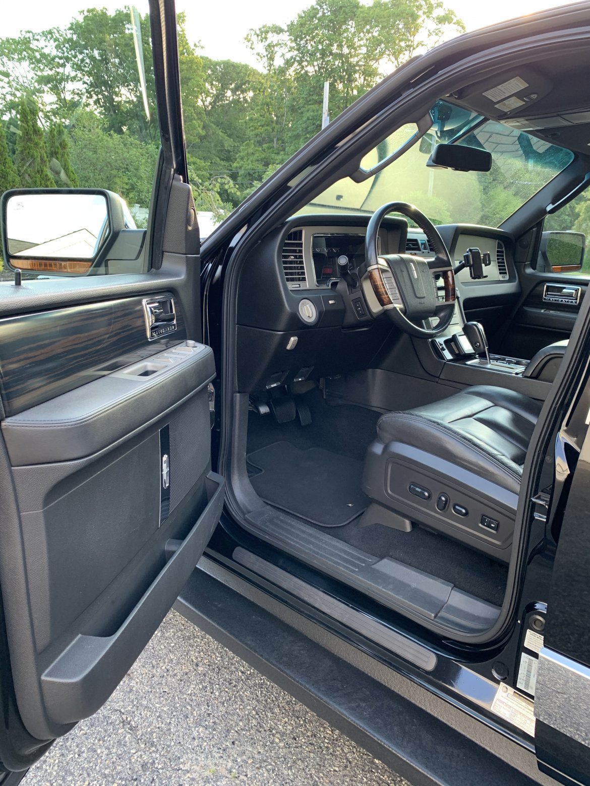 Limousine for Sale in ridge, NY - Photo 32