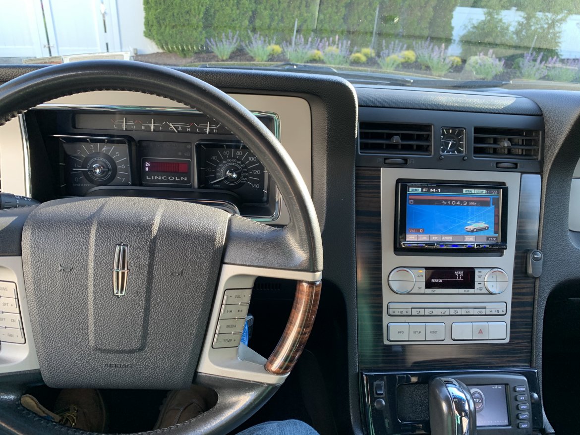 Limousine for Sale in ridge, NY - Photo 27
