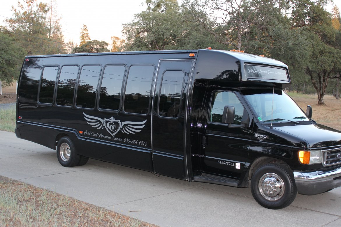 Limo Bus for sale: 2003 Ford E450 Super Duty 29&quot; by Krystal
