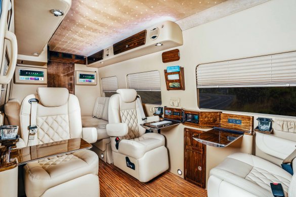 2019 Mercedes-Benz Supreme Sprinter Sprinter for Sale in San Antonio, TX - Photo 2