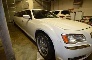 2013 Chrysler 300 Limousine for Sale in North East, Pennsylvania, US - Photo 3