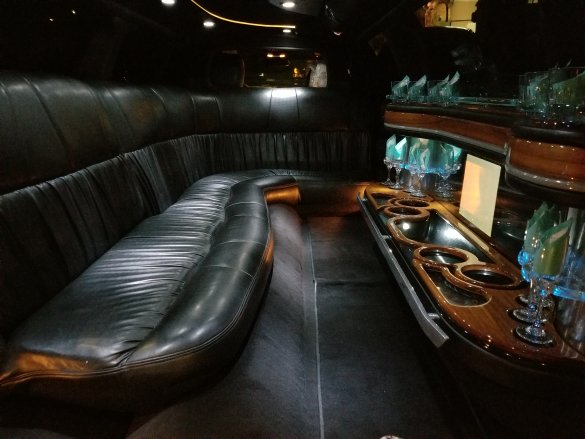 2011 Lincoln Stretch Limousine Limousine for Sale in SOUTH SAN FRANCISCO, CA - Photo 3