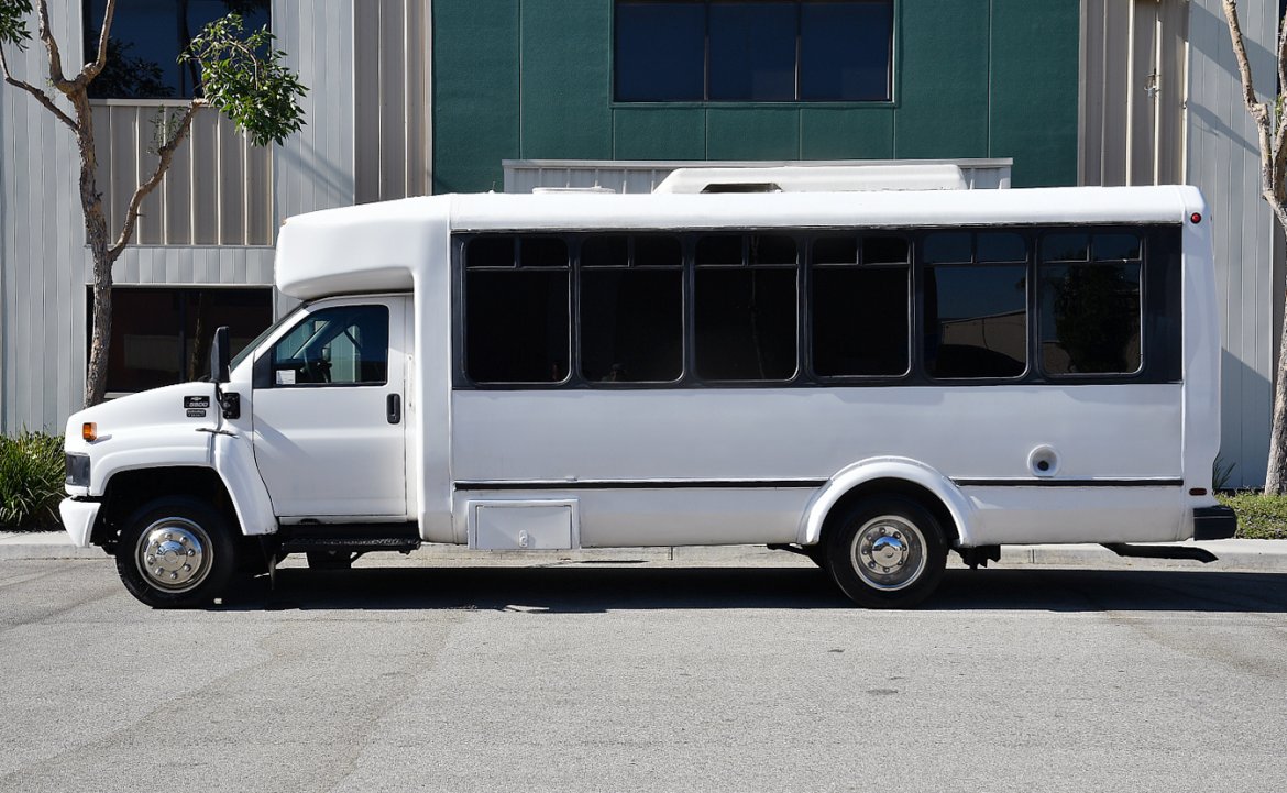 Limo Bus for Sale in Fontana, CA - Photo 4