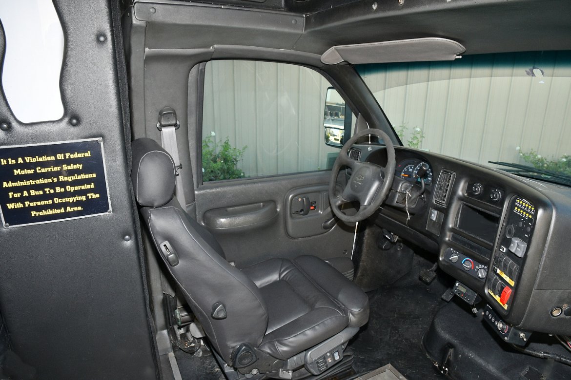 Limo Bus for Sale in Fontana, CA - Photo 8