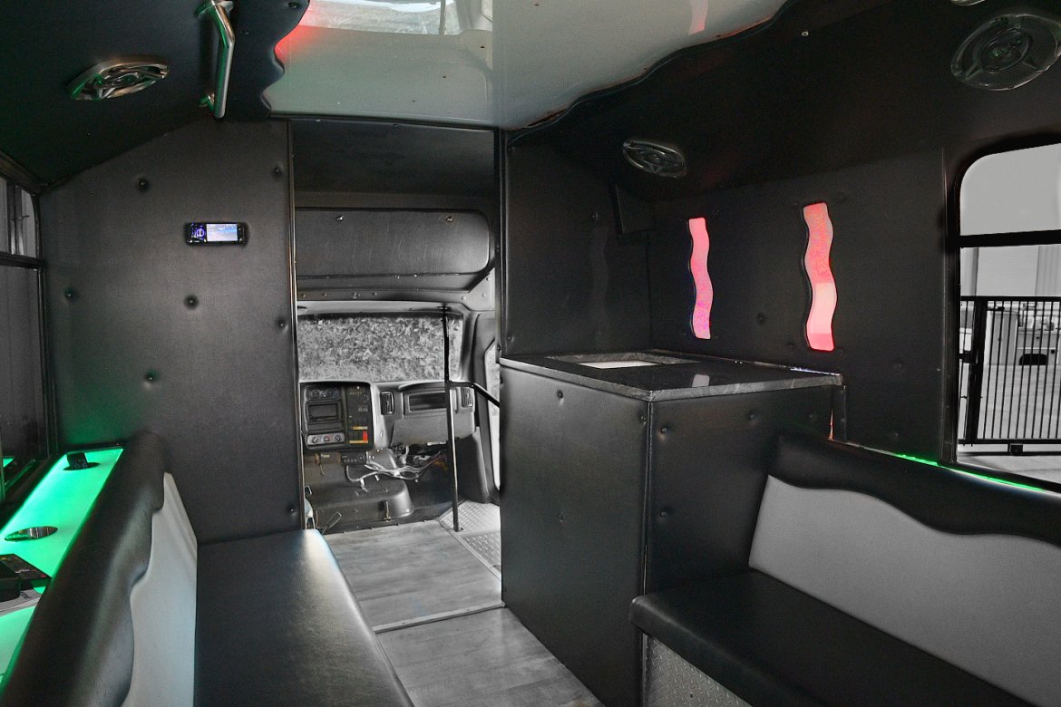 Limo Bus for Sale in Fontana, CA - Photo 10