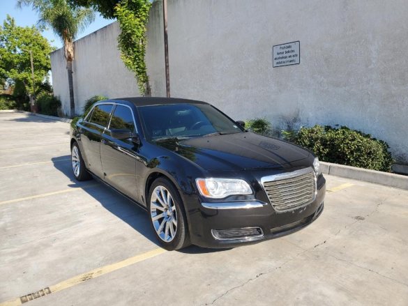 2014 Chrysler 300 Sedan for Sale in Fontana, CA - Main Photo
