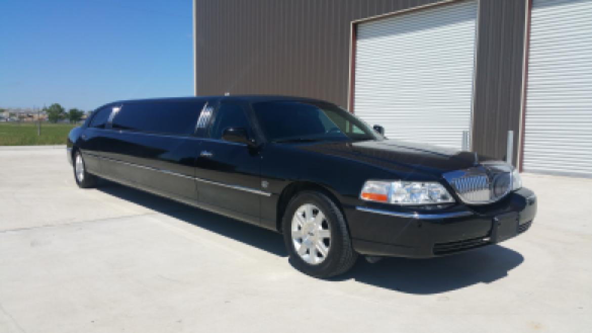 Limousine for sale: 2007 Lincoln TownCar 120&quot; by LCW