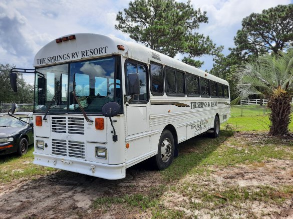 2003 Thomas Bus Shuttle Shuttle Bus for Sale in Ocala, FL - Photo 2