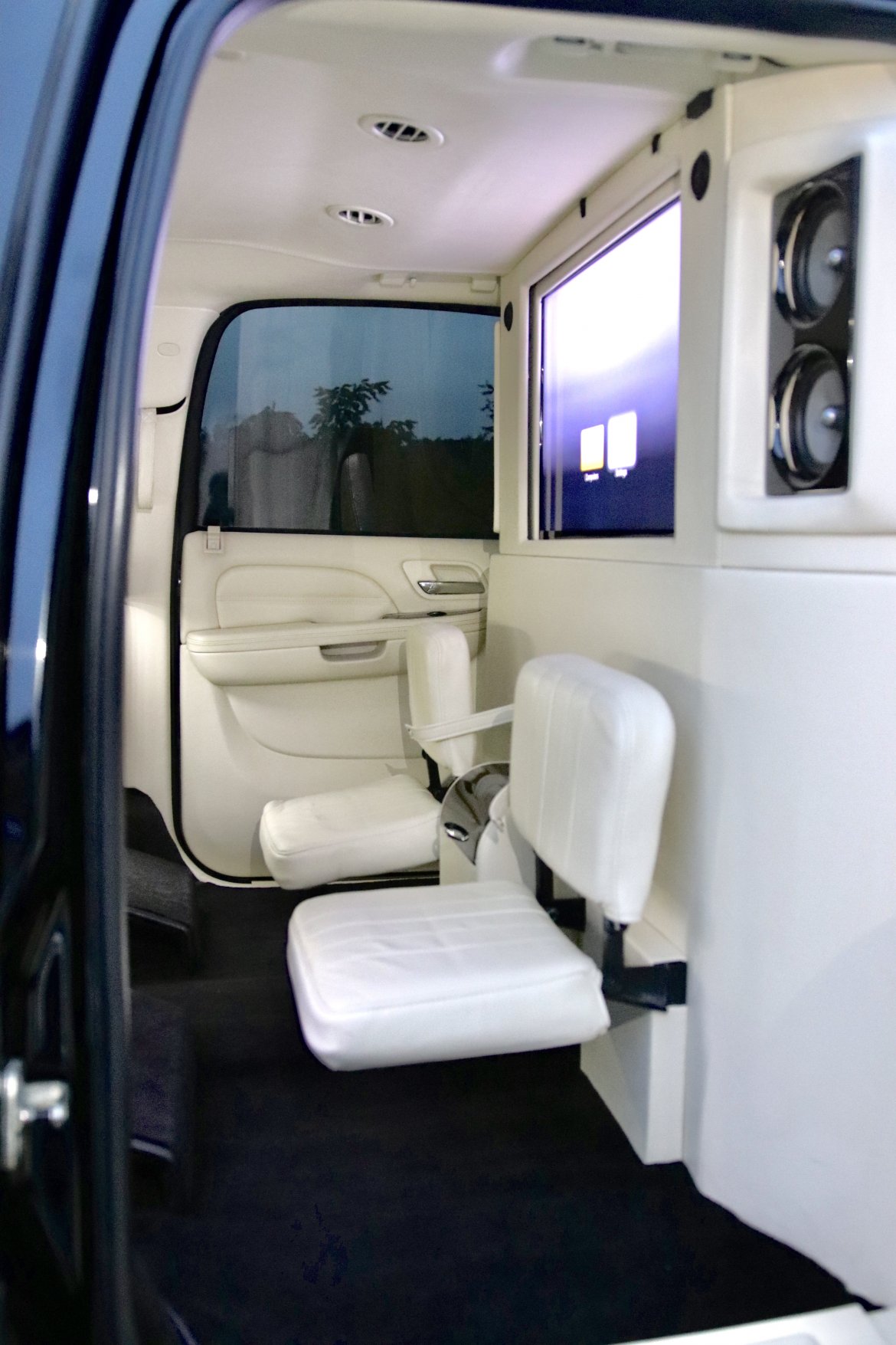 CEO SUV Mobile Office for Sale in cranston, RI - Photo 3