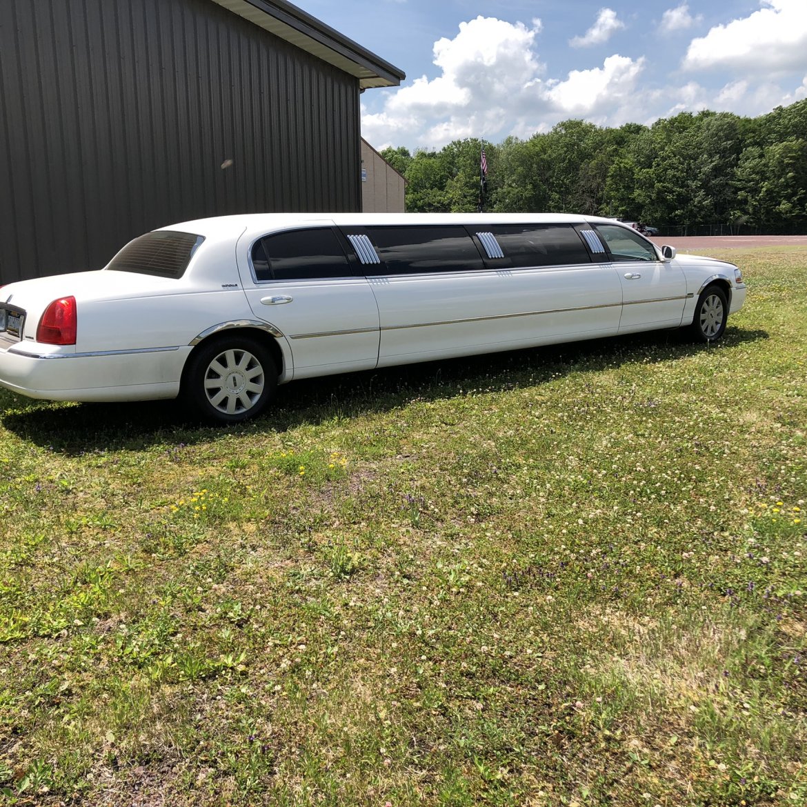 Limousine for sale: 2006 Lincoln Town car 210&quot; by Royal coach works