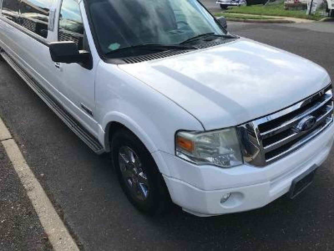 SUV Stretch for Sale in Oaklyn, NJ - Photo 4
