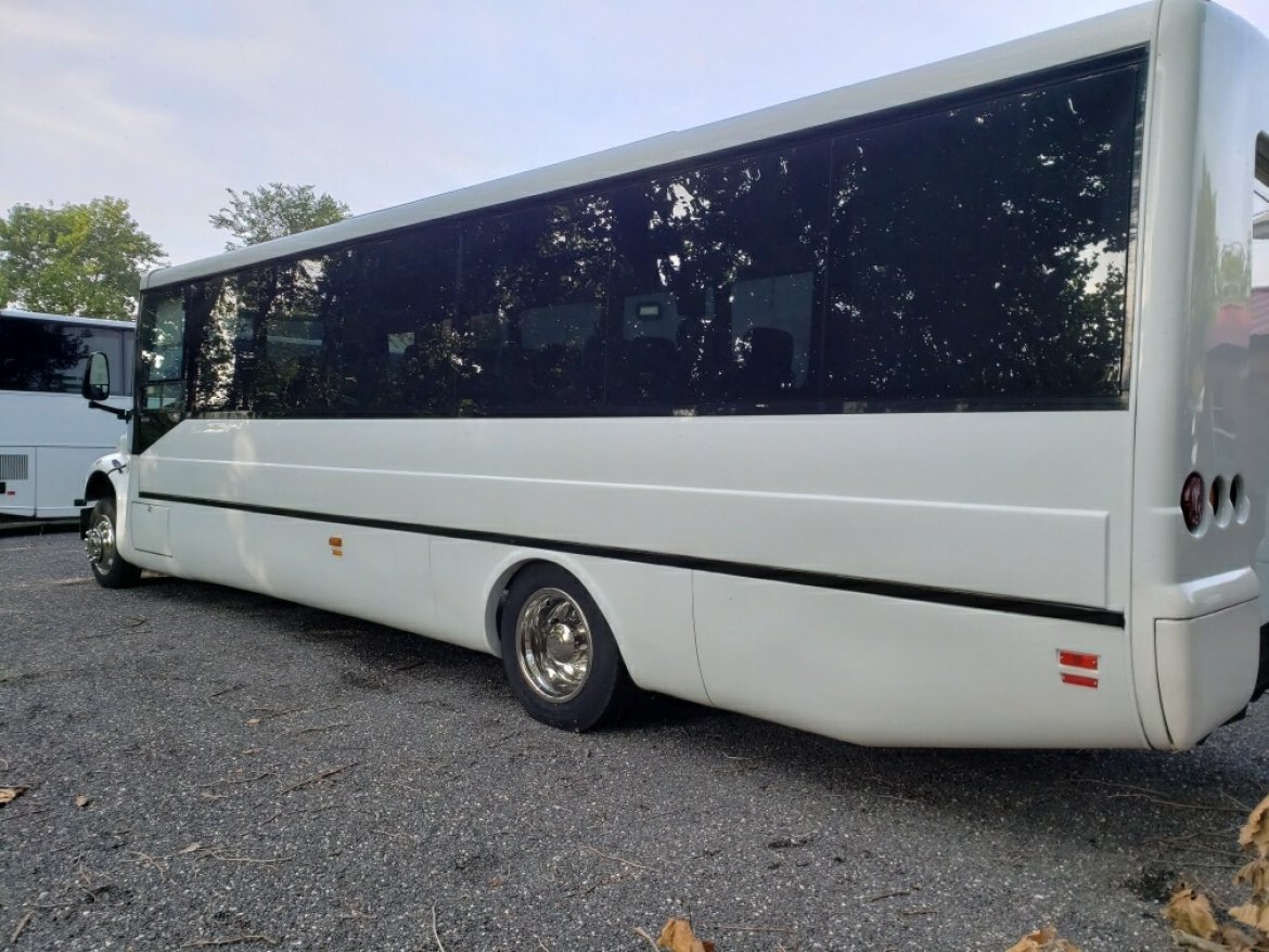 Executive Shuttle for Sale in Glen Burnie, MD - Photo 2