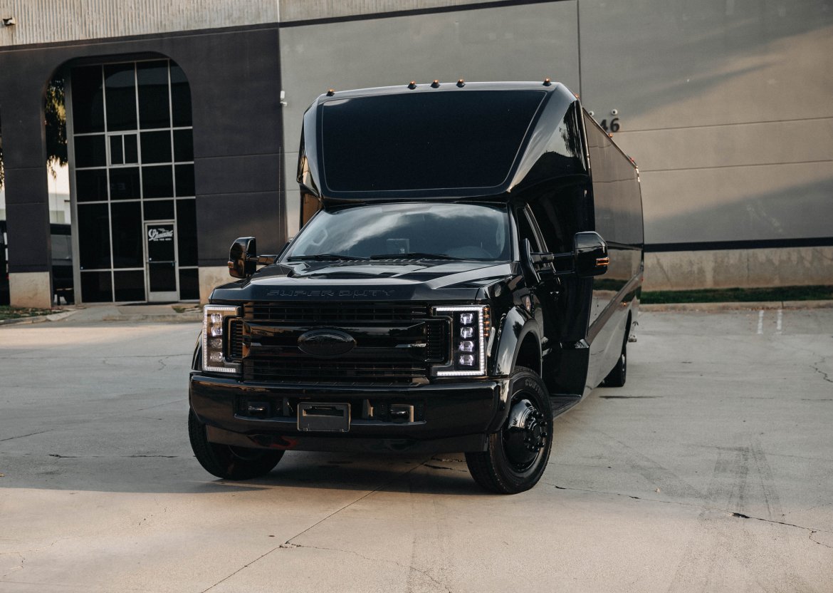 Shuttle Bus for sale: 2019 Ford F550 by Unique Industries