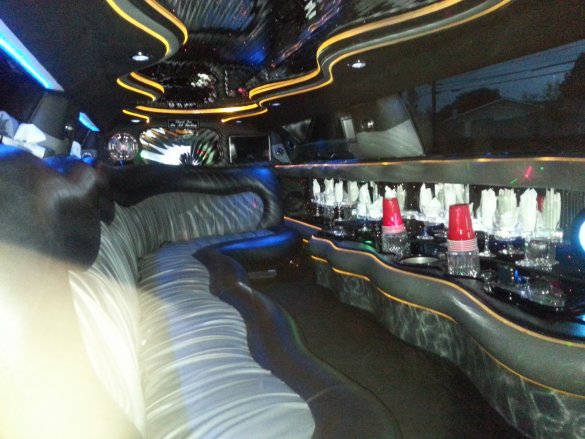 2006 Chrysler 300 Limousine for Sale in Los Angeles, CA - Photo 2