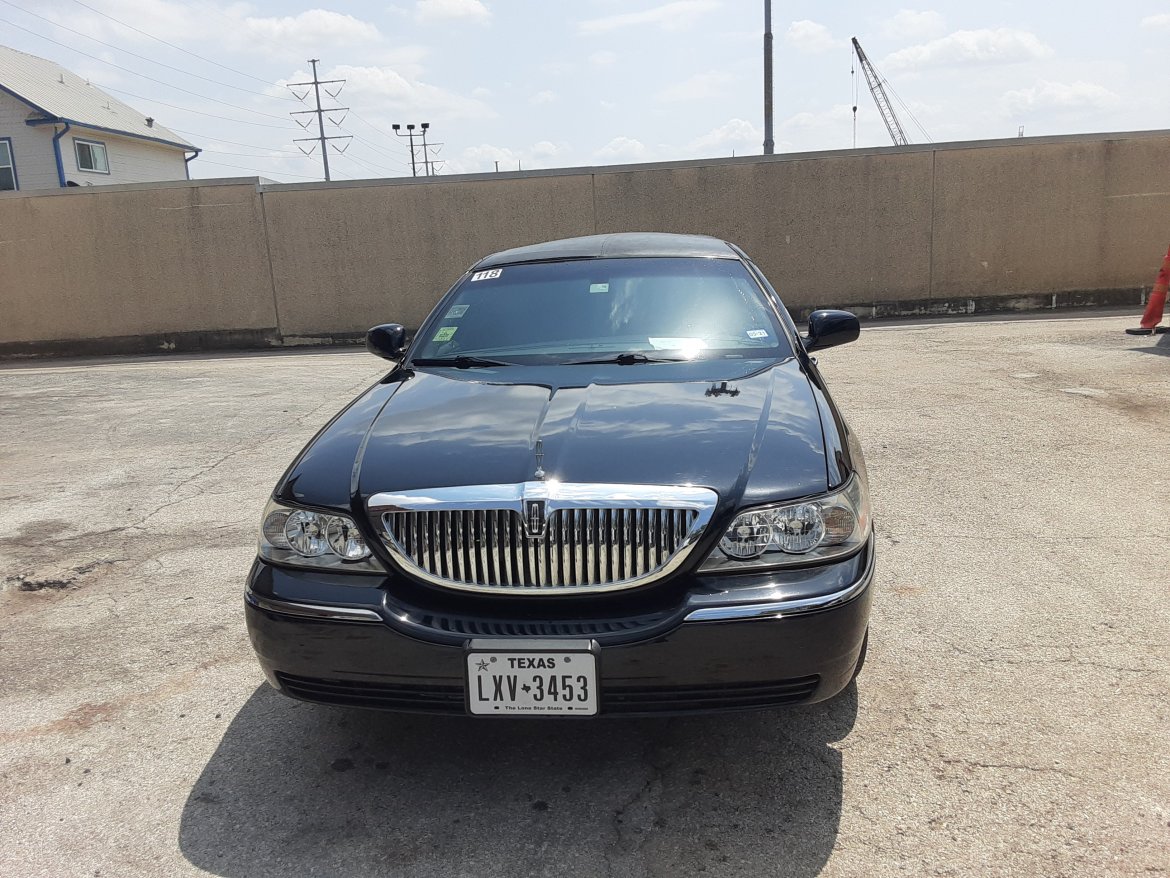 Limousine for sale: 2007 Lincoln town car by kristal