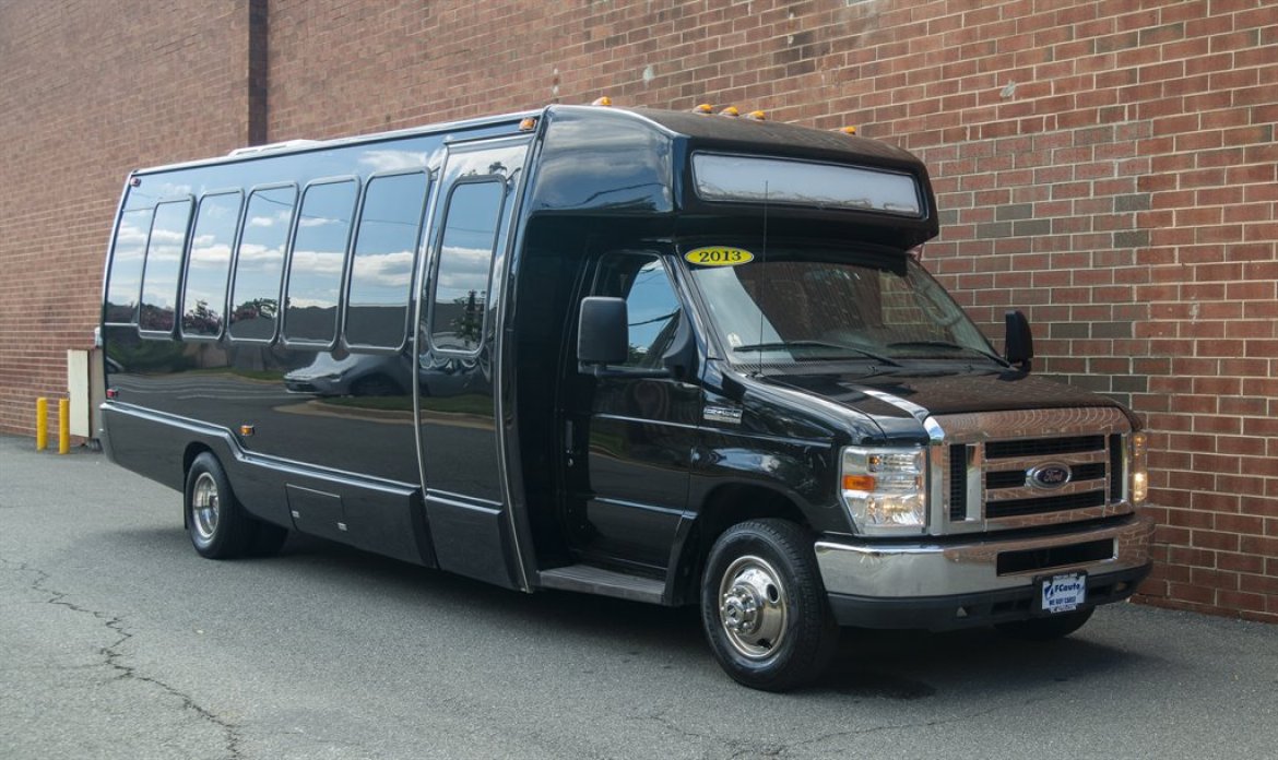 Shuttle Bus for sale: 2013 Ford E450 by Cutaway