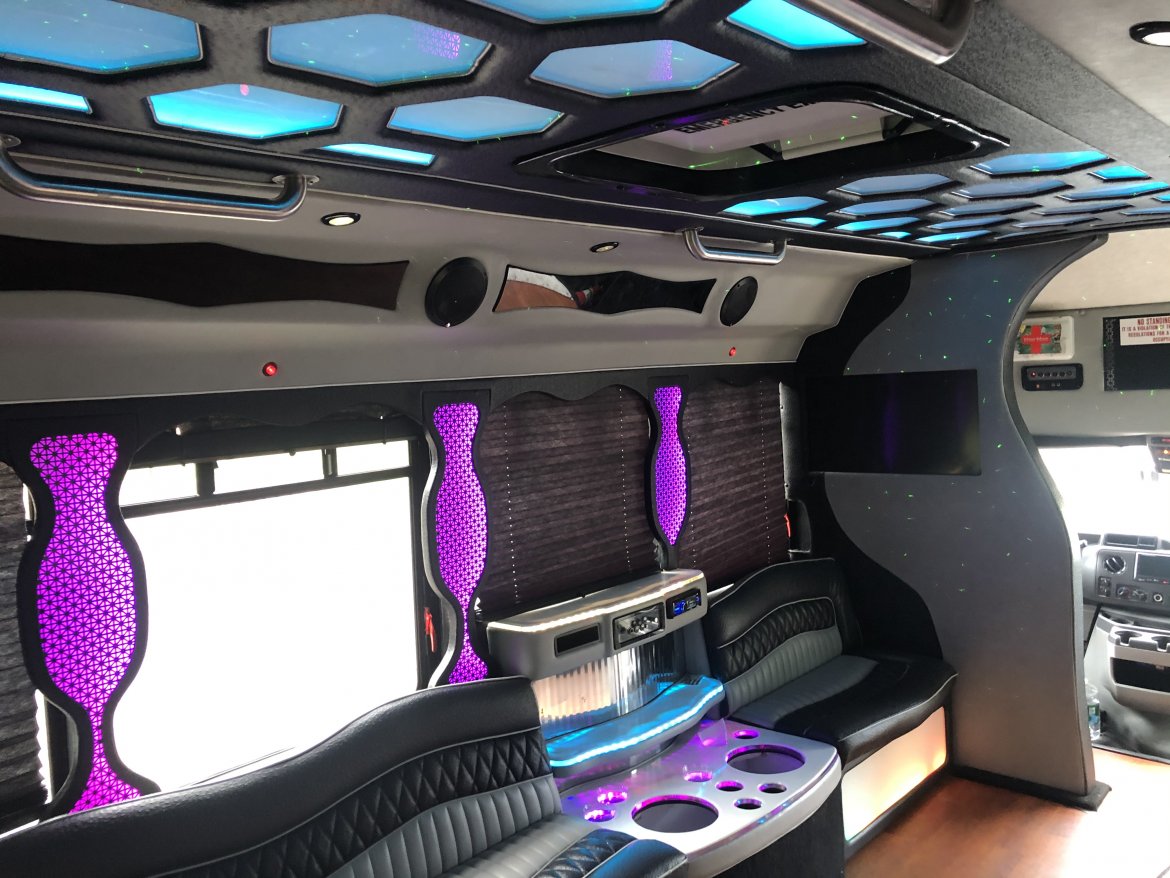 Limo Bus for Sale in Morganville, NJ - Photo 10