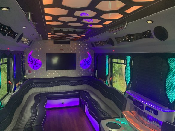 2011 Ford Starcraft Limo Bus for Sale in Morganville, NJ - Main Photo