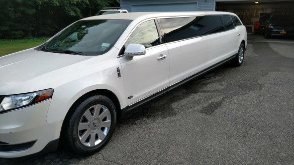 2015 Lincoln MKT Limousine for Sale in Holbrook, NY - Main Photo